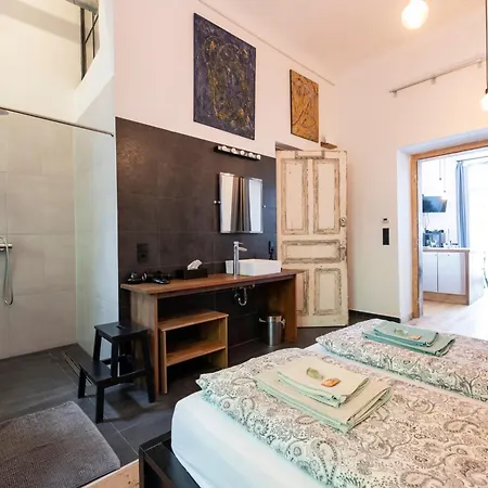 Zentrales & Modernes City-apartment - Free Parking & Bikes Apartament Graz