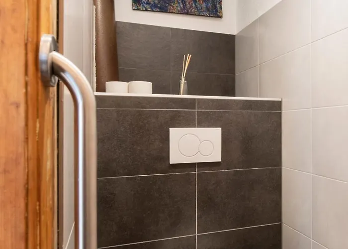 Zentrales & Modernes City-apartment - Free Parking & Bikes *